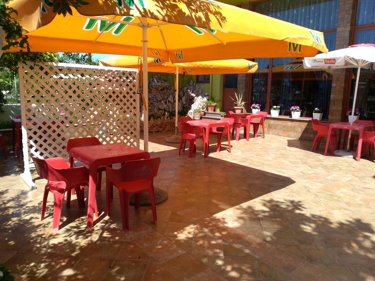 Hotel Gjeli Fier Exterior photo
